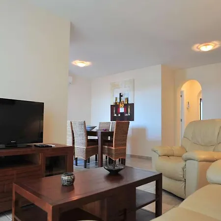 Playa Blanca Sleeps 6 Pool Wifi Willa